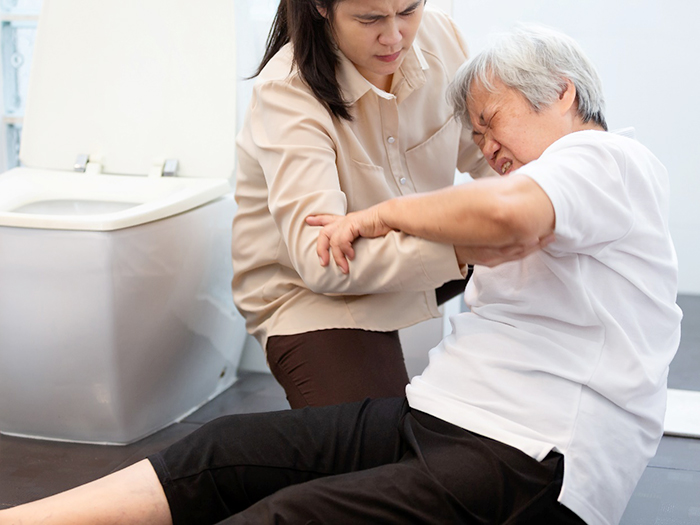 Cách nhận biết tai biến nhẹ ở người già và cách xử lý