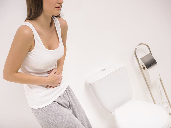 Nữ giới đi tiểu buốt - Dấu hiệu sức khỏe không thể chủ quan