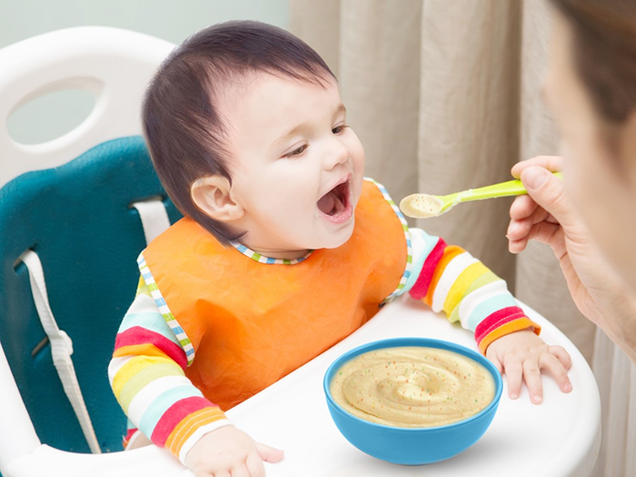 Top những thực phẩm nên và không nên cho bé ăn dặm.