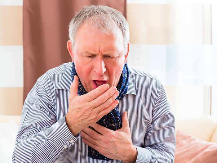 Những nguy hiểm khi biến chứng cúm mùa ở người cao tuổi