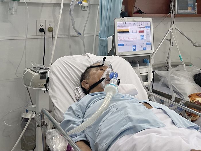 Những nguy hiểm khi biến chứng cúm mùa ở người cao tuổi