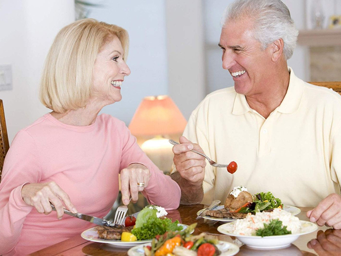 Những nguy hiểm khi biến chứng cúm mùa ở người cao tuổi