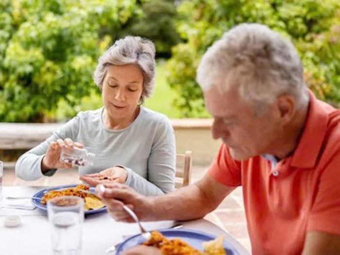 Vitamin mang lại cho người cao tuổi những lợi ích gì?