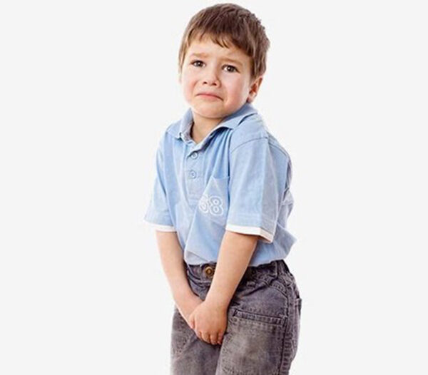Bé trai kêu đau bộ phận sinh dục có nguy hiểm không?