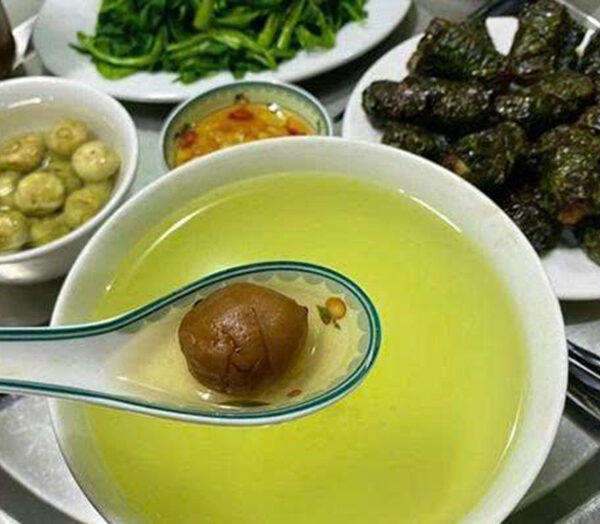 Có nên sử dụng nước luộc rau làm nước canh không?