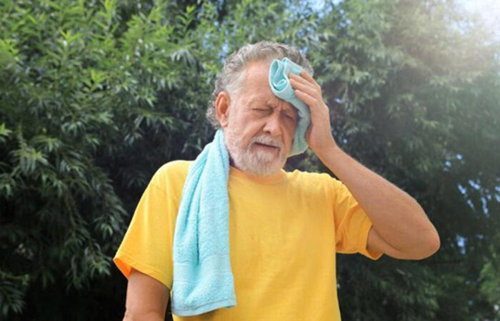 Người cao tuổi dễ mắc bệnh gì khi thời tiết mùa hè nắng nóng
